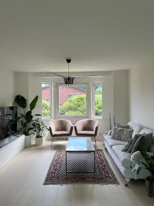 Villa Naera Till Natur Och Stan Göteborg